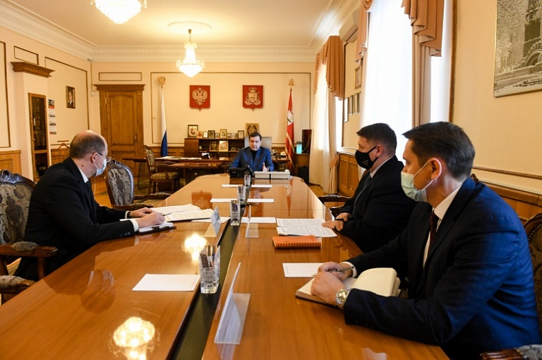 Рабочая встреча главы региона с руководителем отделения посольства Республики Беларусь в городе Смоленске