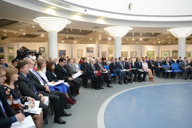 В Смоленске обсудили вопросы создания высокопроизводительных рабочих мест