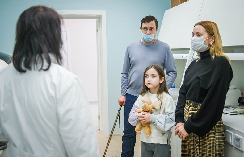 Губернатор Алексей Островский посетил центр восстановления здоровья и реабилитации «Дугино»