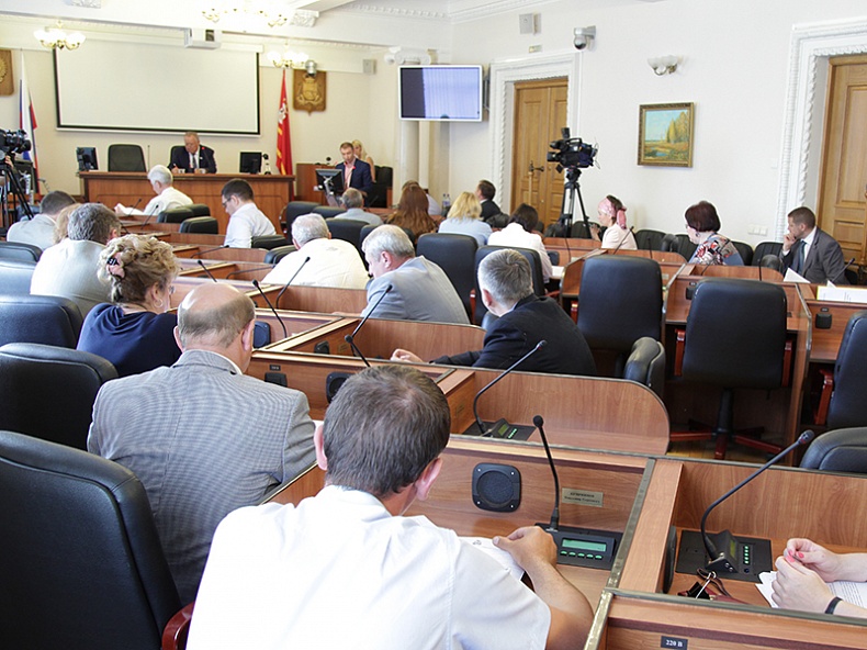 В Смоленской областной Думе обсудили законопроект о налоговых льготах для инвесторов